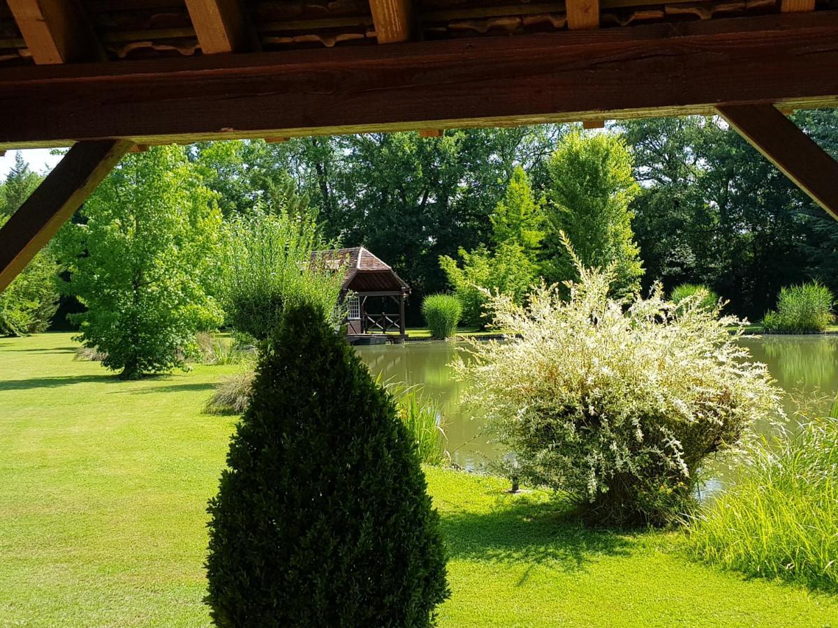 Bed and Breakfast Moulin Du Soustre Cavagnac Esterno foto